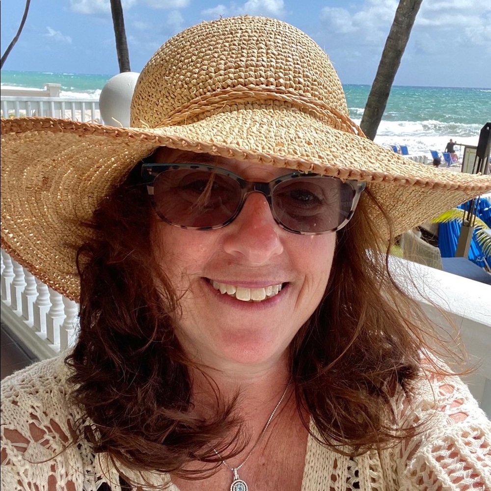 Meet your Posher, Laurie